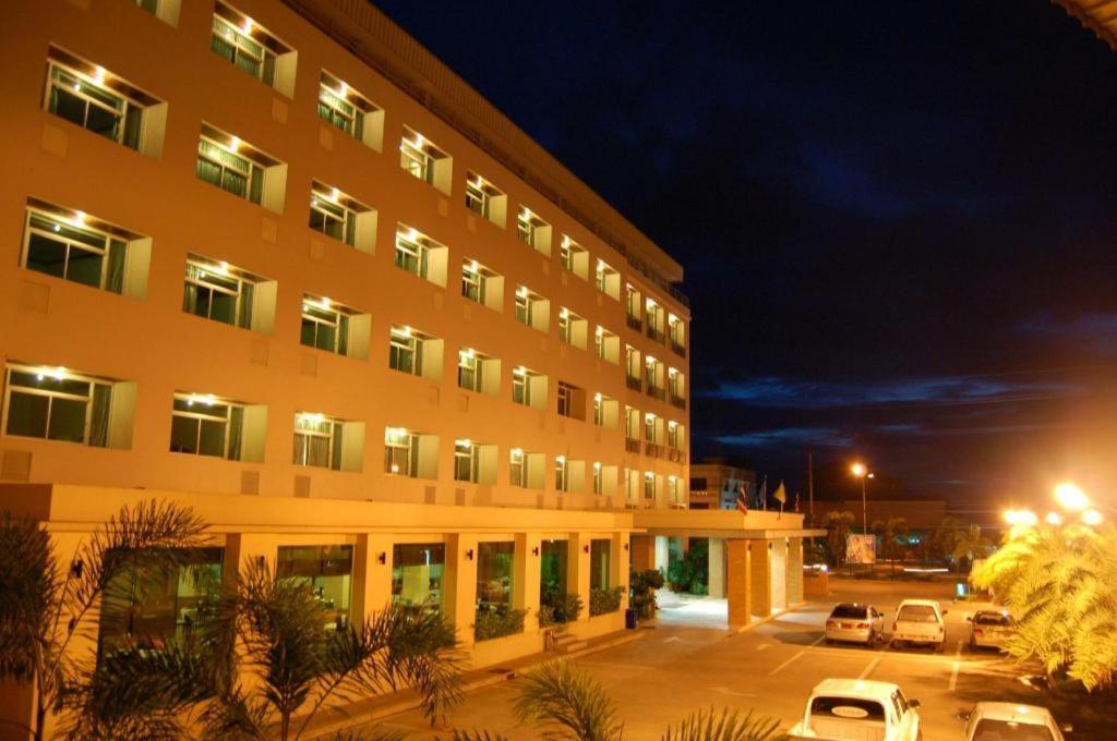 Western Grand Hotel Ratchaburi Ban Bang Kra Buitenkant foto
