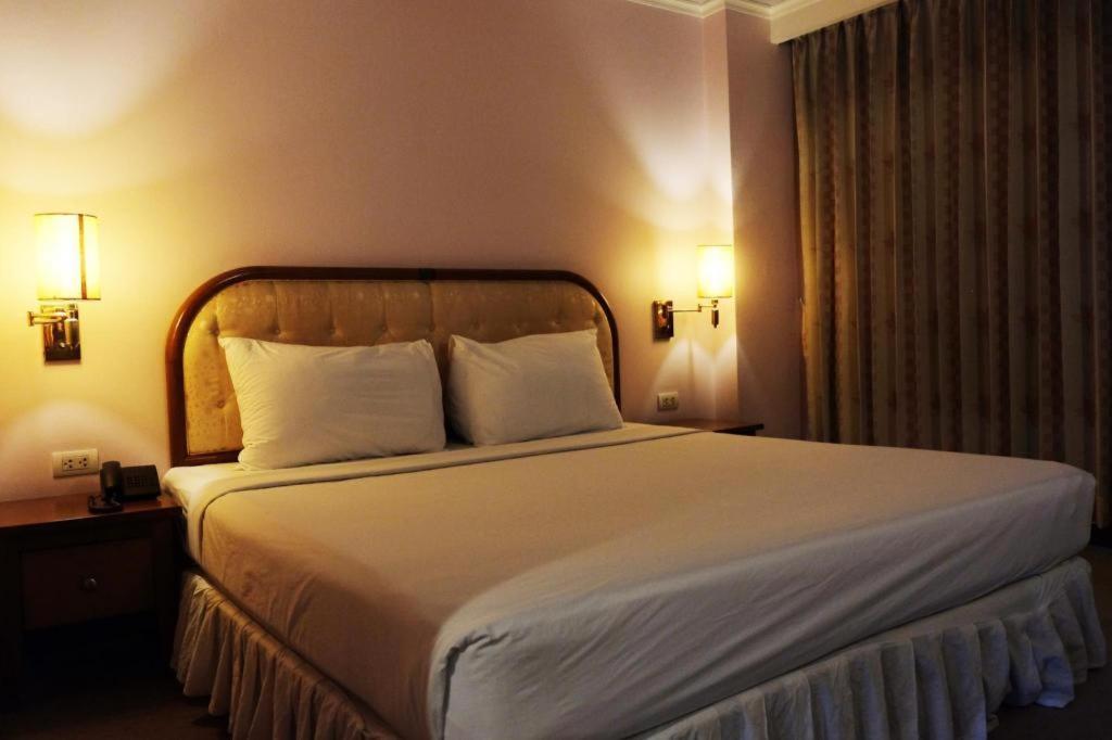 Western Grand Hotel Ratchaburi Ban Bang Kra Buitenkant foto