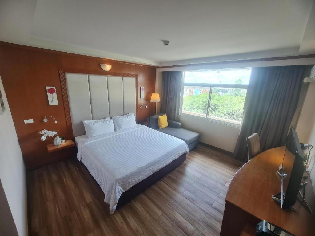 Western Grand Hotel Ratchaburi Ban Bang Kra Buitenkant foto