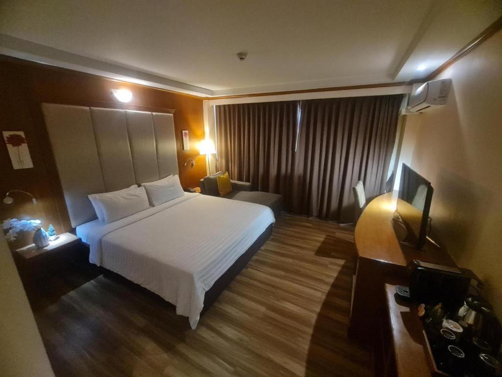 Western Grand Hotel Ratchaburi Ban Bang Kra Buitenkant foto