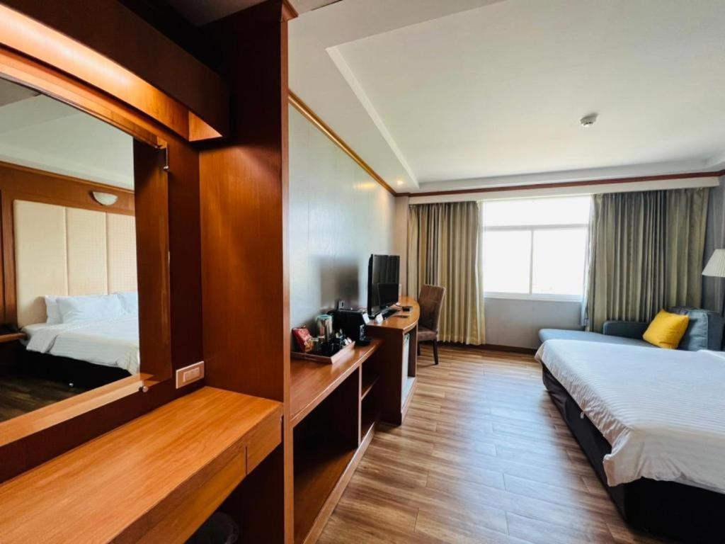 Western Grand Hotel Ratchaburi Ban Bang Kra Buitenkant foto