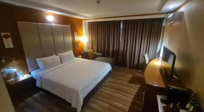 Western Grand Hotel Ratchaburi Ban Bang Kra Buitenkant foto